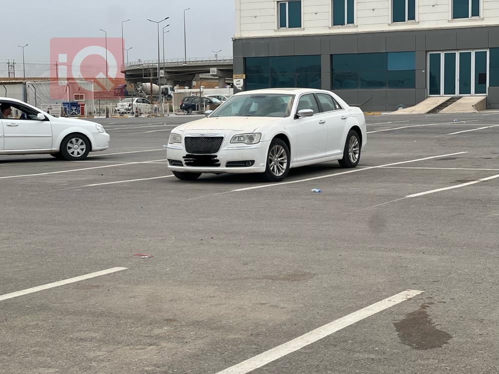 كرايسلر 300